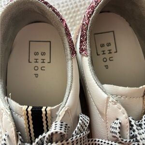 ShuShop White Kids Sneakers with Pink Glitter Heel